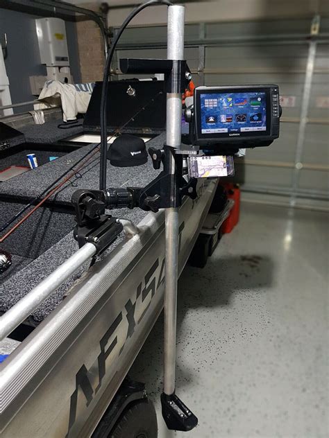 Garmin&39;s Panoptix LiveScope transom transducer is the next level of video sonar technology,. . Summit fishing transducer pole review
